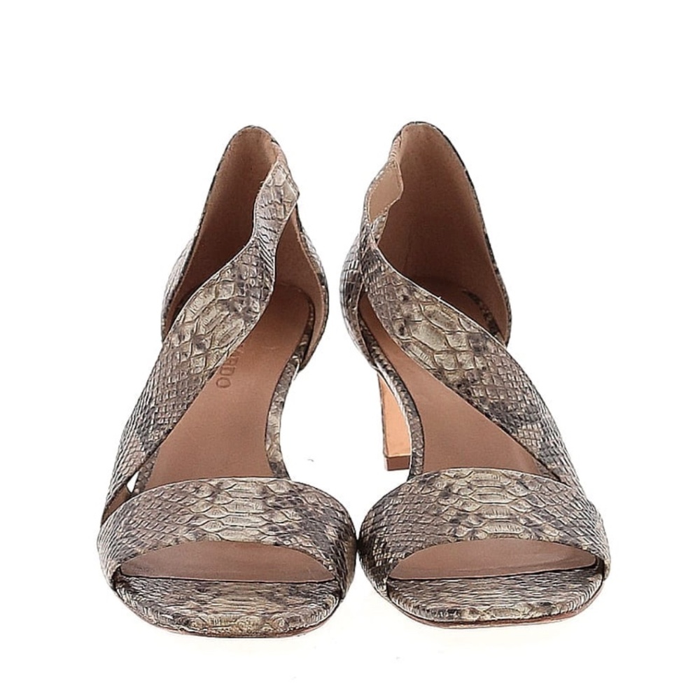 Bernardo Sandal Size 8.5